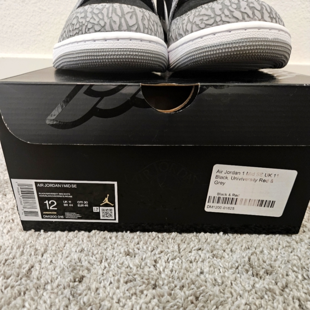 Jordan 1 Mid Elephant